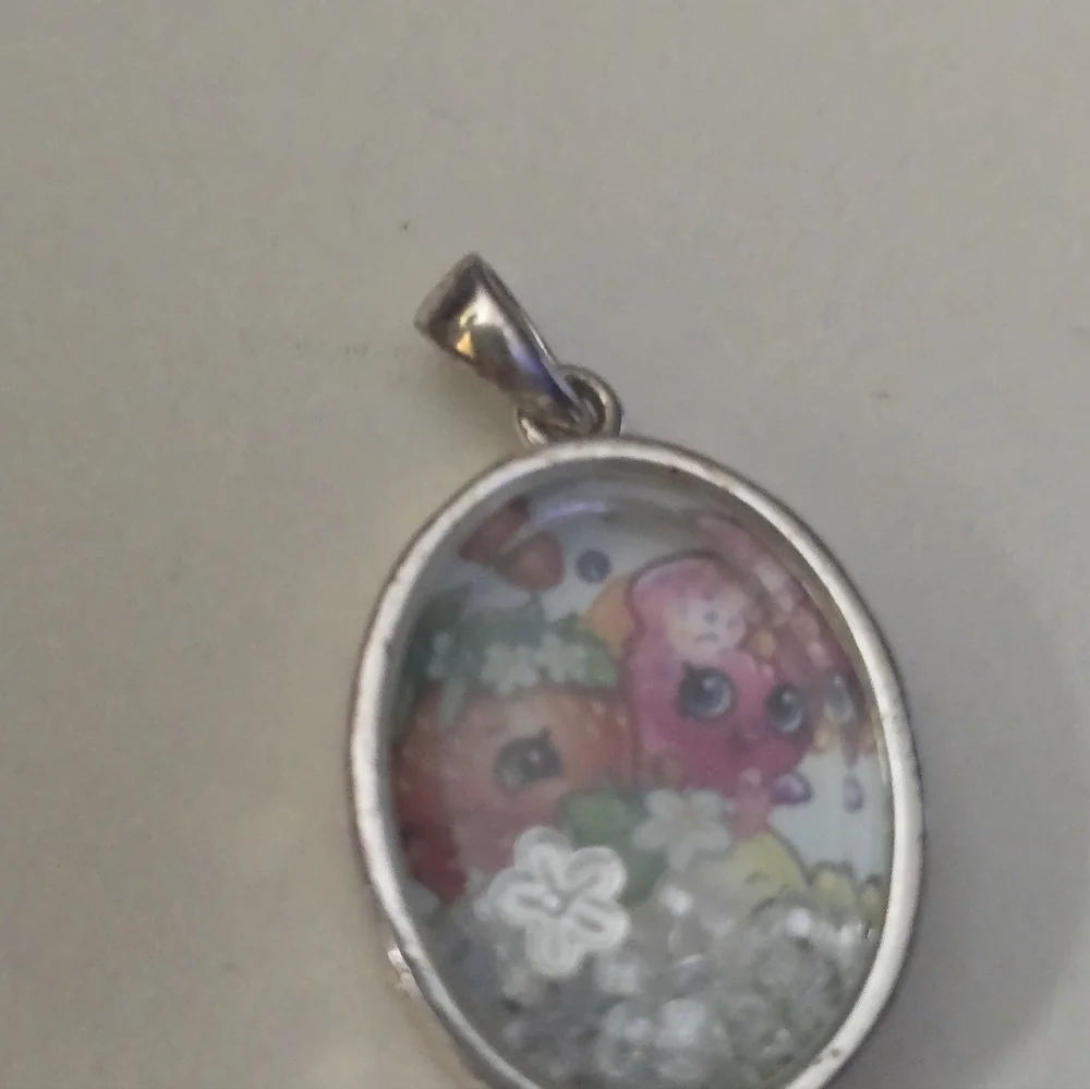 Shopkins Character Enclosed Pendant Charm - Picture 4 of 6
